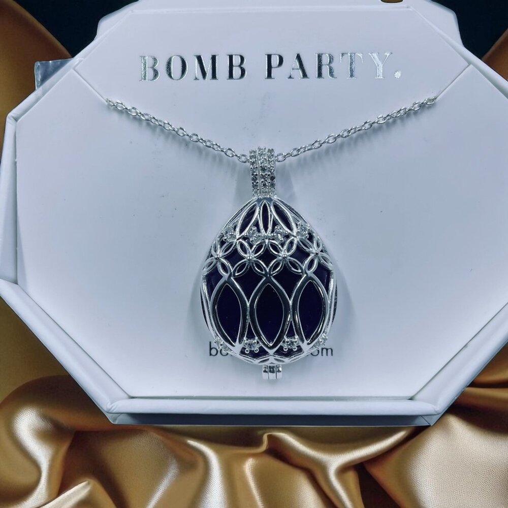 Bomb Party Amethyst Quartz Pendant Necklace Silver Plated Egg Locket‎ Gift